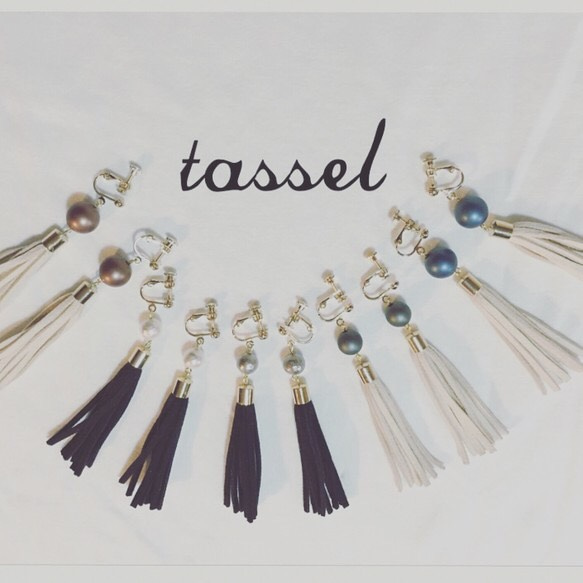 tassel earring Black&silver 2枚目の画像
