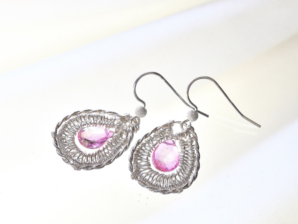 雫の編み込みピアス《ピンクトパーズ・silver925》