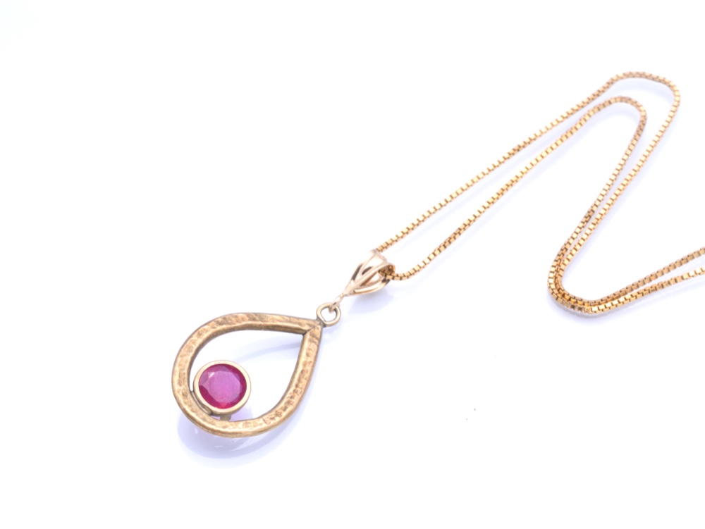 槌目の雫ペンダント【ルビー・18kgp・ 14kgf】