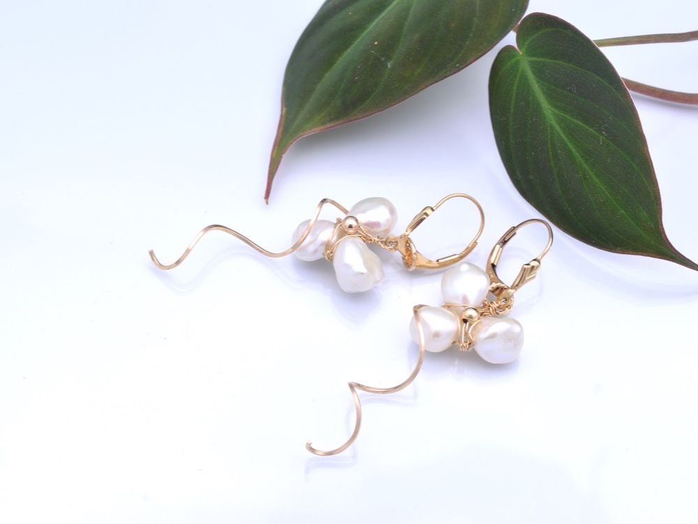 《淡水パール》ミツバアケビの花ピアス14kgf【3way】