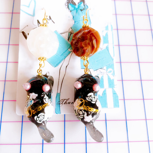 大人カラーの猫ちゃんピアス♡ ピアス（その他） 中止キャンセルOHI