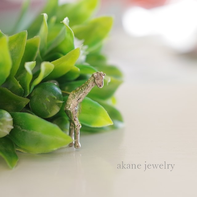 キリンのピアス 4,050円