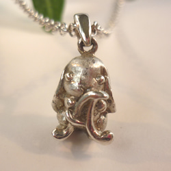 受注制作たれ耳うさぎアルファベットジュエリー 9枚目の画像