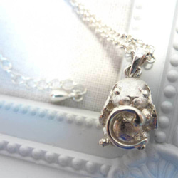 受注制作たれ耳うさぎアルファベットジュエリー 1枚目の画像