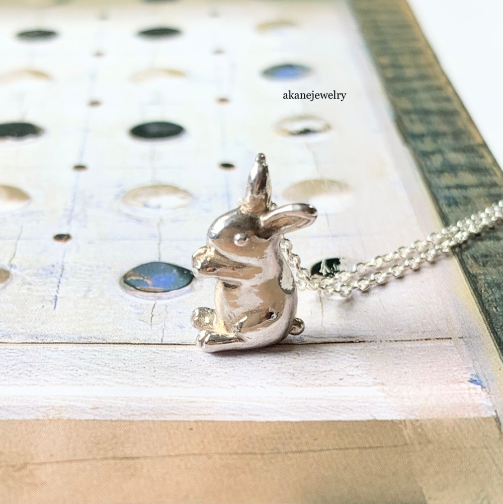 たち耳うさぎちゃんネックレス