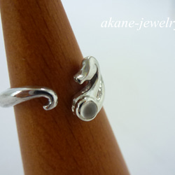 タツノオトシゴ　ムーンストーンの指輪 2枚目の画像