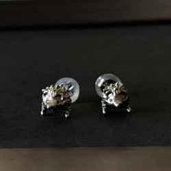 幸せを運ぶハリネズミのピアス 5枚目の画像