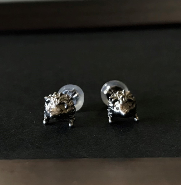 幸せを運ぶハリネズミのピアス 5枚目の画像