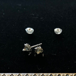 幸せを運ぶハリネズミのピアス 7枚目の画像