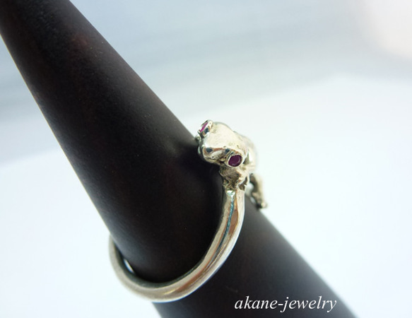 お目めがルビーヒョウモントカゲモドキの指輪 5枚目の画像