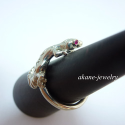 お目めがルビーヒョウモントカゲモドキの指輪 6枚目の画像