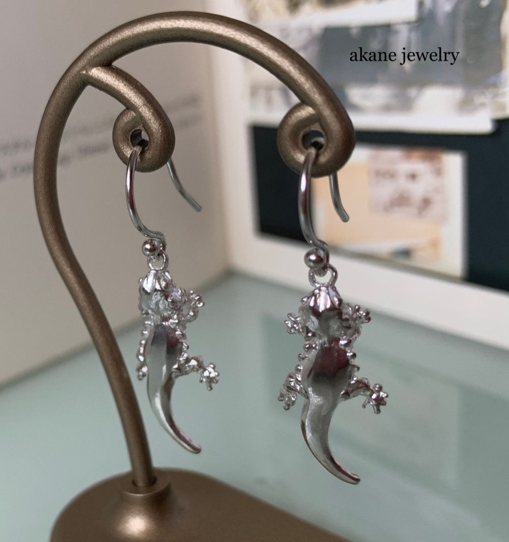 フトアゴヒゲトカゲの片耳ピアス 4,550円