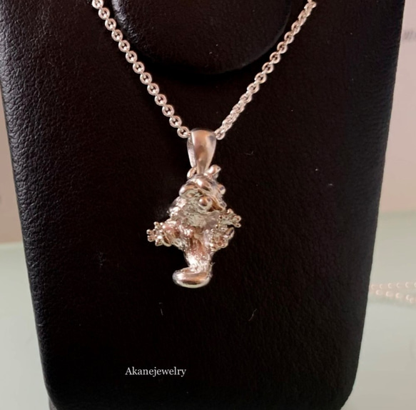 コロンと丸くフクロモモンガのネックレス 1枚目の画像