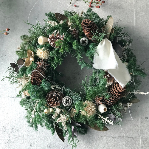 φ32.0〜33.0㎝ ナッツと実＆フレッシュグリーンのクリスマスリース