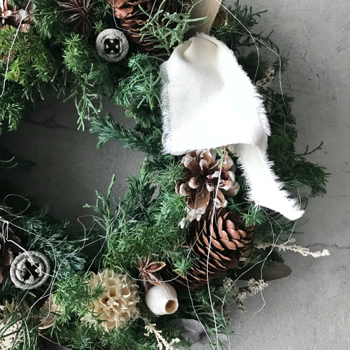 φ32.0〜33.0㎝ ナッツと実＆フレッシュグリーンのクリスマスリース