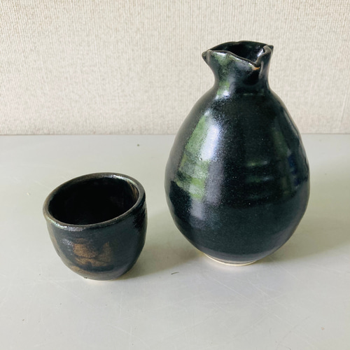 徳利　おちょこ　工芸品　アンティーク 新品 未使用品 黒木国昭作 酒器 金彩 光琳 徳利 おちょこ 人間