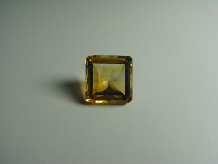 オリジナルカットのシトリン