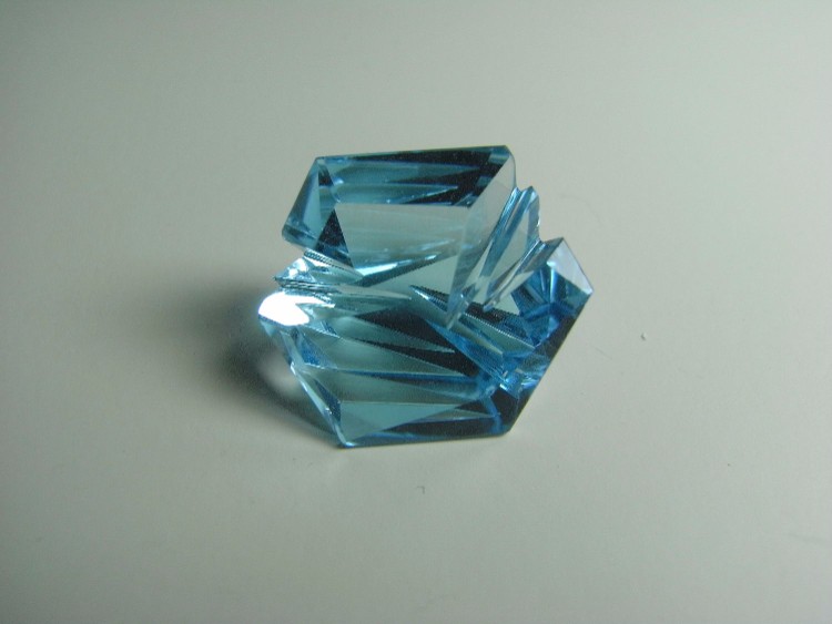 オリジナルカットのブルートパーズ