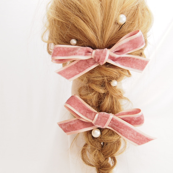 人気♡ベロアリボン（ピンク）とコットンパールのヘアアクセサリー♡ 2枚目の画像