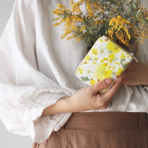ミモザ＆菜の花＆ビオラ柄』押し花レザーミニ財布【10日以内に発送