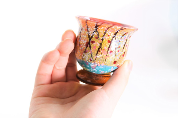 春の色ぐい呑「金彩」 2枚目の画像