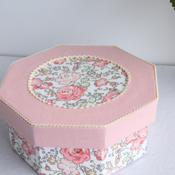 【カルトナージュ】八角形の小箱　リバティ　インテリアボックス　小物入れ　花柄　ピンク 2枚目の画像
