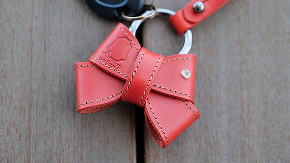 本革 リボン キーリング キーホルダー かわいい ギフト プレゼント アクセサリ 自働車 鍵「Red」 7枚目の画像