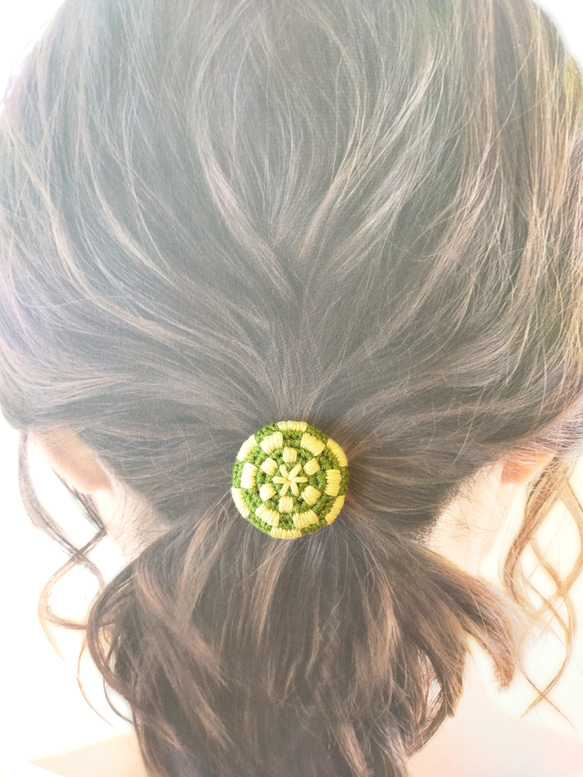 【春限定色2】刺繍のヘアゴム（ミモザ） 5枚目の画像