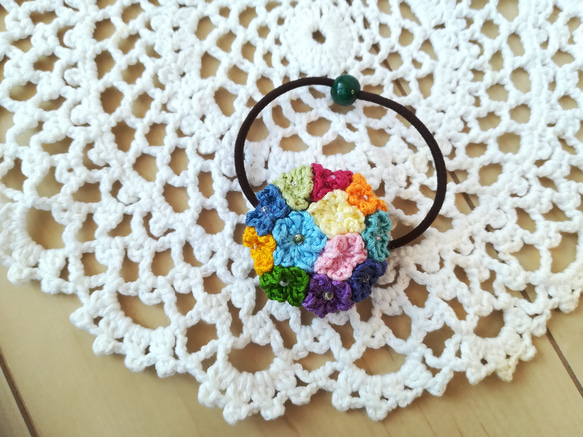 刺繍糸アクセサリー花毬【ヘアゴム】 1枚目の画像