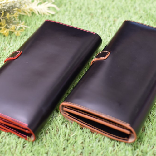 特別キャンペイン 40%OFF】本革長財布 黒ベースにステッチ 2色
