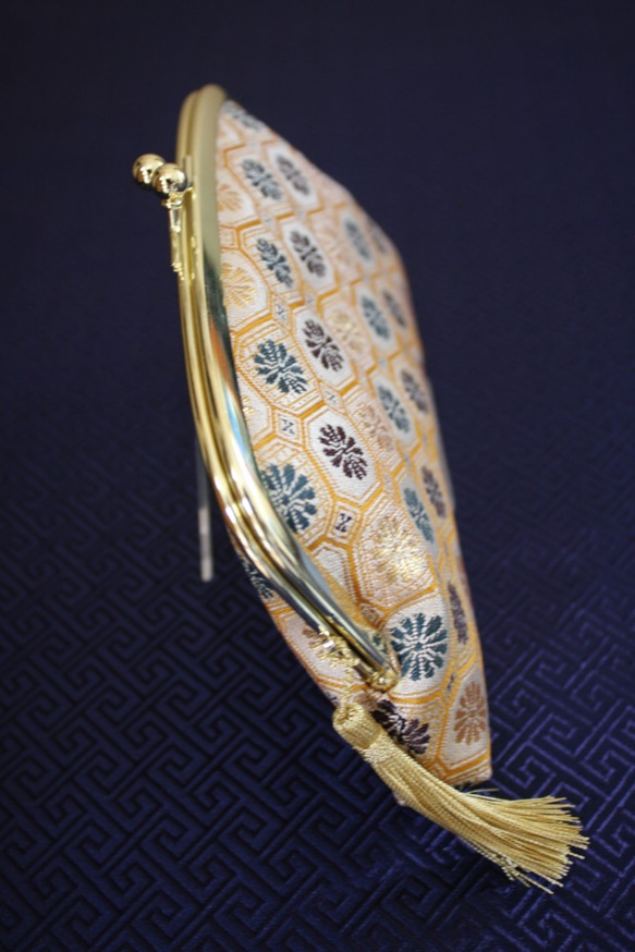 美しい京都西陣の金襴の小物入れ　金地に菊の文様 2枚目の画像