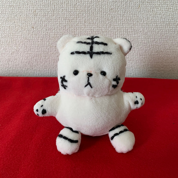 手のひら白虎のぬいぐるみ ぬいぐるみ ざいんたぶ 通販 11001483