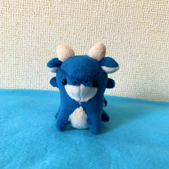 プチおすわりドラゴンのぬいぐるみ（ブルー） ぬいぐるみ ざいんたぶ