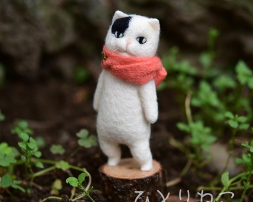 猫さん】黒ぶち猫【一点モノ】 羊毛フェルト ひとりねこ 通販 11005647