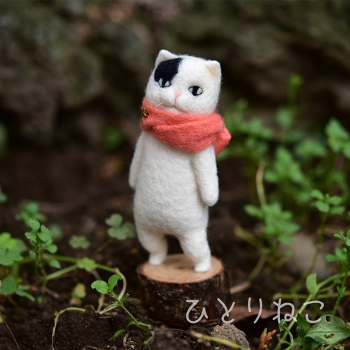 【確認用】くろぶち猫さん✻羊毛フェルト 猫さん】黒ぶち猫【一点モノ】 羊毛フェルト ひとりねこ 通販 11005647