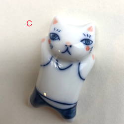 有田焼　猫箸置き　(満腹猫)　フラワーズ 4枚目の画像