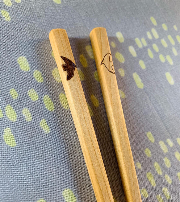 【予約販売】青森ヒバのデザインお箸 ことり 2枚目の画像