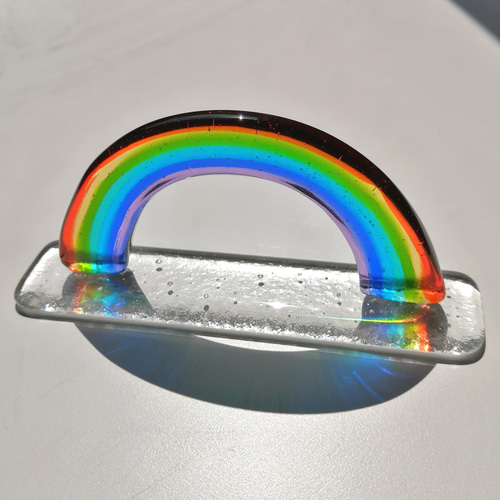 新作WEEK2021』ガラス製 虹の橋の置物 虹の置物 虹のオブジェ 透明台座