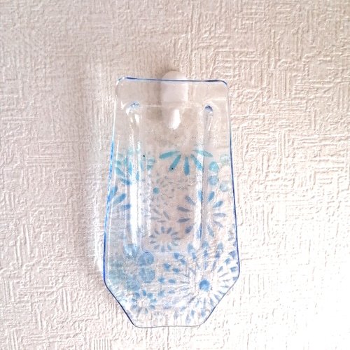 ブルーフラワー模様のガラス製壁掛け花瓶 花入れ 花器 一輪挿し・花瓶