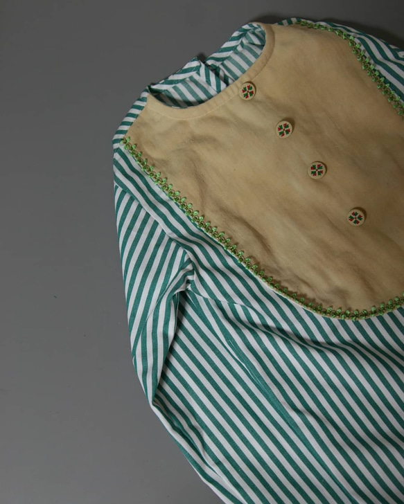 刺繍　クローバーボタン　クロスステッチ柄　１８ｍｍ×２個セット 4枚目の画像