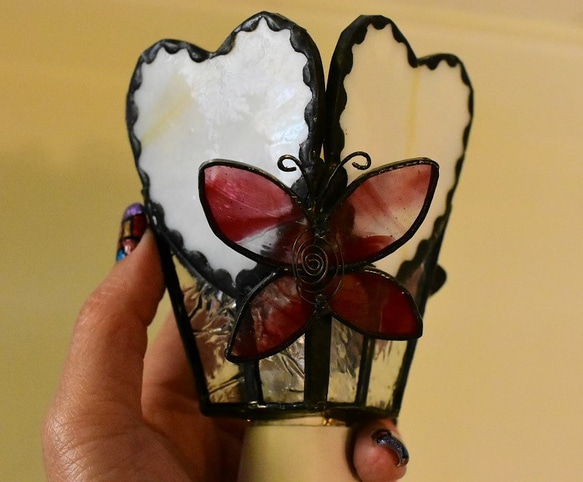 ステンドグラス【LadyBug】ハートと蝶のフットランプ(レッド) 3枚目の画像