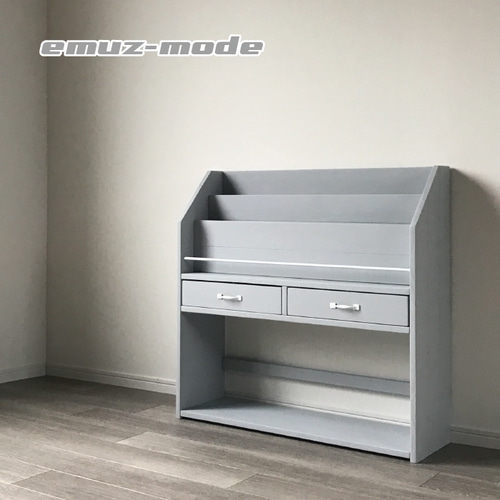 リビングに置きたい、大人オシャレなブルーグレーの絵本棚 マガジン