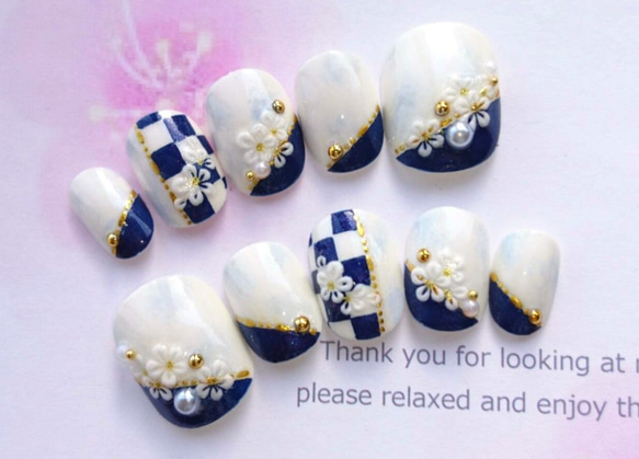 つむりん様依頼品♡青と白のお花の市松模様の和柄のネイルチップ♡振袖にも♡43 2枚目の画像