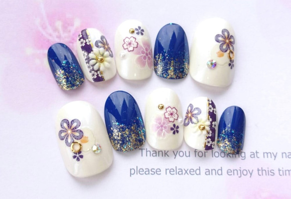 送料無料♡振袖や袴和装に◆青と紫のお花の和柄のネイルチップ♡138 2枚目の画像