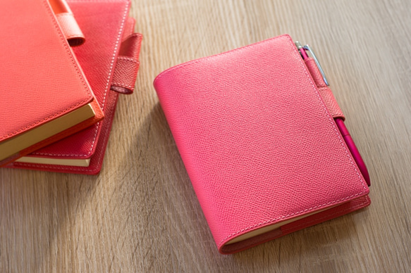 牛革 薔薇型押し ローズピンク × パール A5 手帳カバー　ほぼ日手帳　カズン 牛革 薔薇型押し ローズピンク × パール A5 手帳カバー ほぼ日