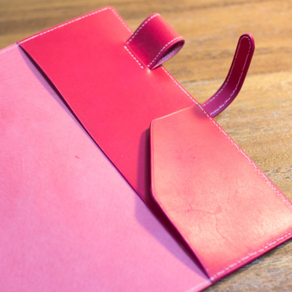 ほぼ日手帳カズン（A5サイズ）革カバー　ピンク　ポケット＆ベルト付き 5枚目の画像
