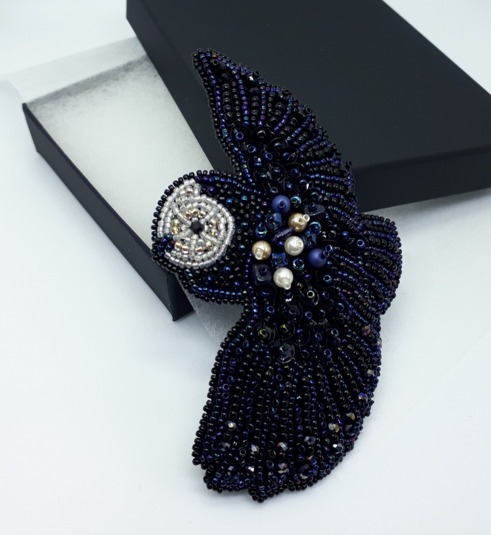 ブラックフクロウ ビーズ ブローチ アクセサリー / 9.00 cm x 6.00 cm