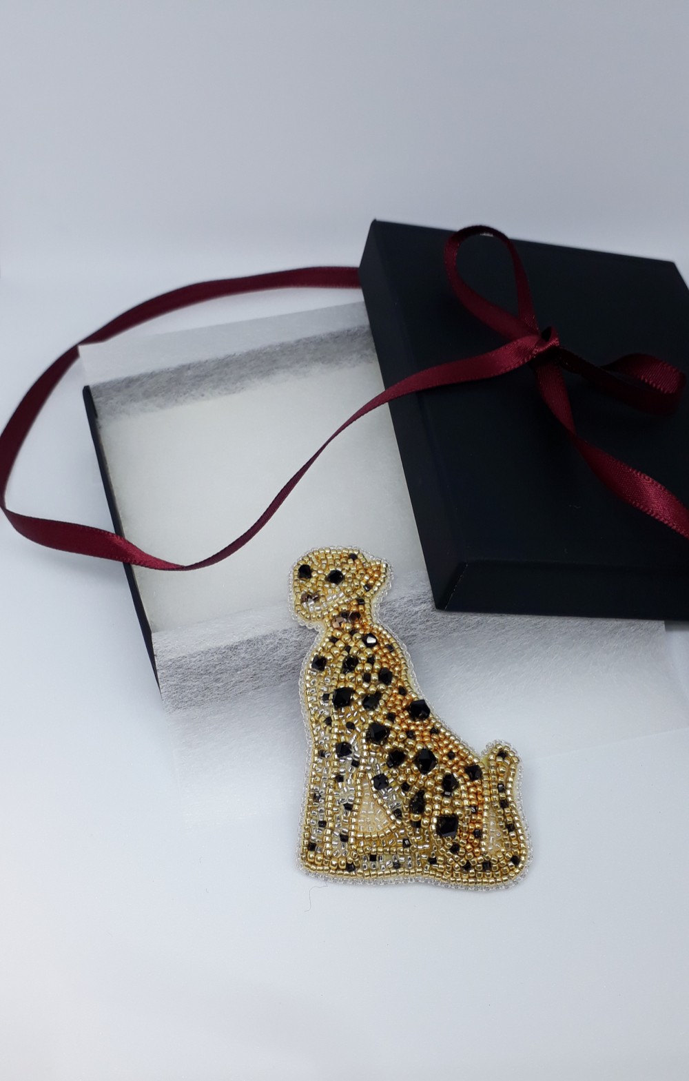 ゴールデンヒョウビーズブローチアクセサリー / 7.00 cm x 5.00 cm