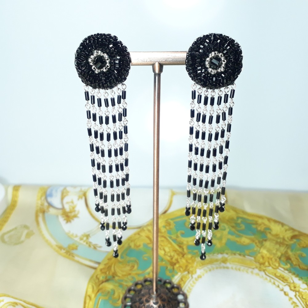 ロング黒のビーズとジュエリーワイヤーのイヤリングアクセサリー / 10.00 cm