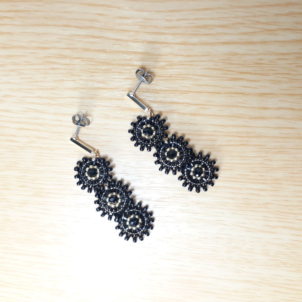 ブラックのビーズのイヤリングアクセサリー / 5.00 cm